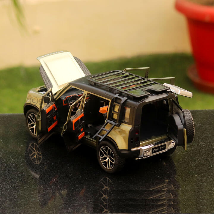 1:24 Scale Land Rover Defender Off-Road Vehicle SUV Alloy Model Car