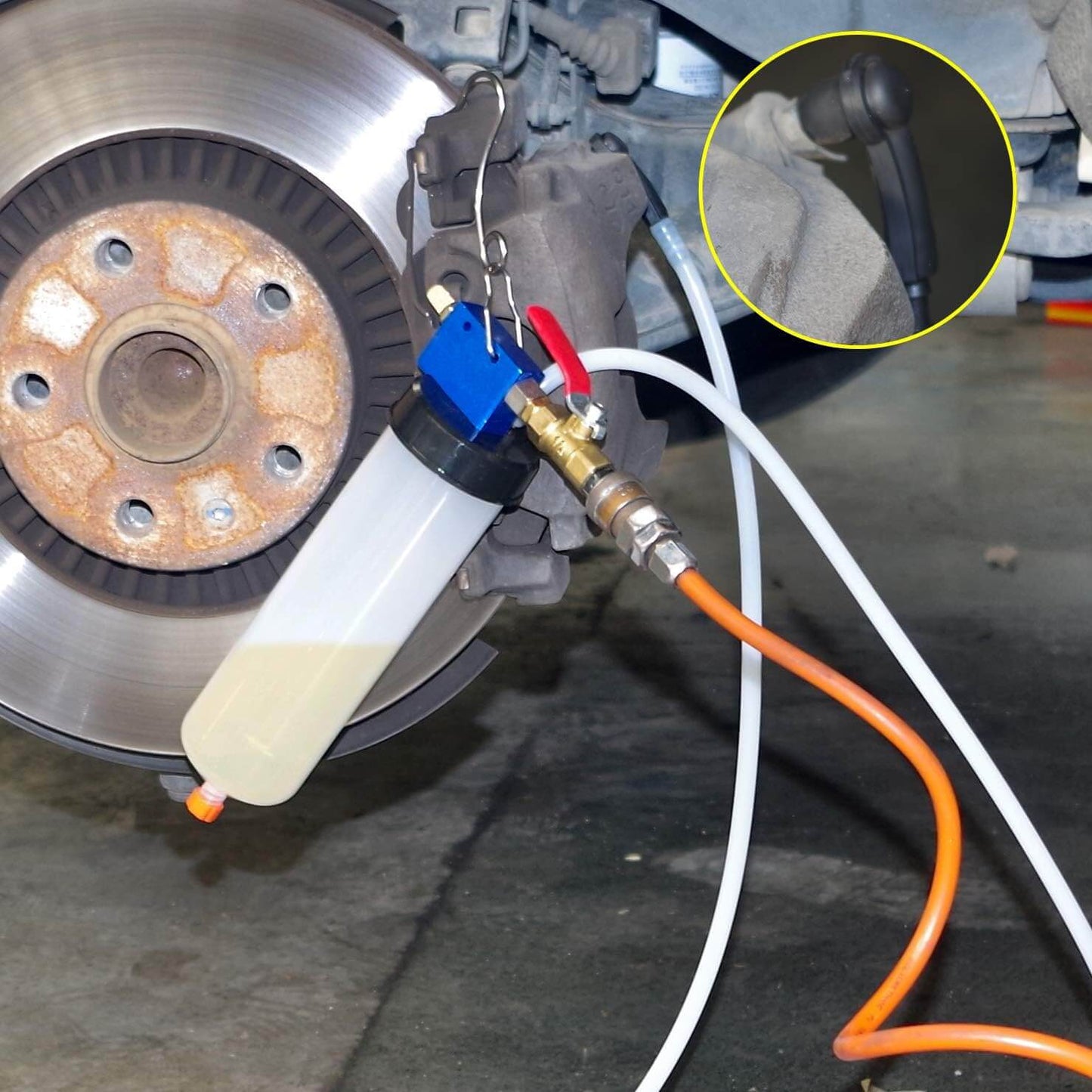 Efficient Pneumatic Brake and Clutch Fluid Extractor Tool for Vehicles