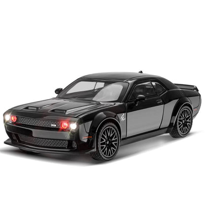 1:32 Scale Die-Cast Dodge Challenger Hellcat Model Car